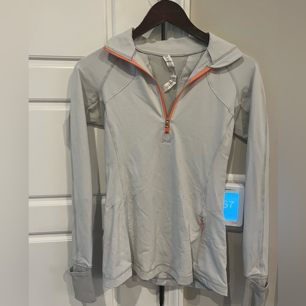 Lululemon quarter zip size 4